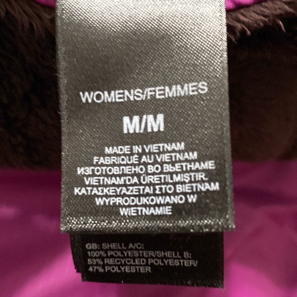 The North Face Women’s Insulated Reversible Vest - Picture 6 of 7